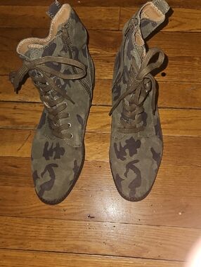Lucky Brand Women's Camouflage Lace-Up Combat Boots - Olive & Dark Brown
